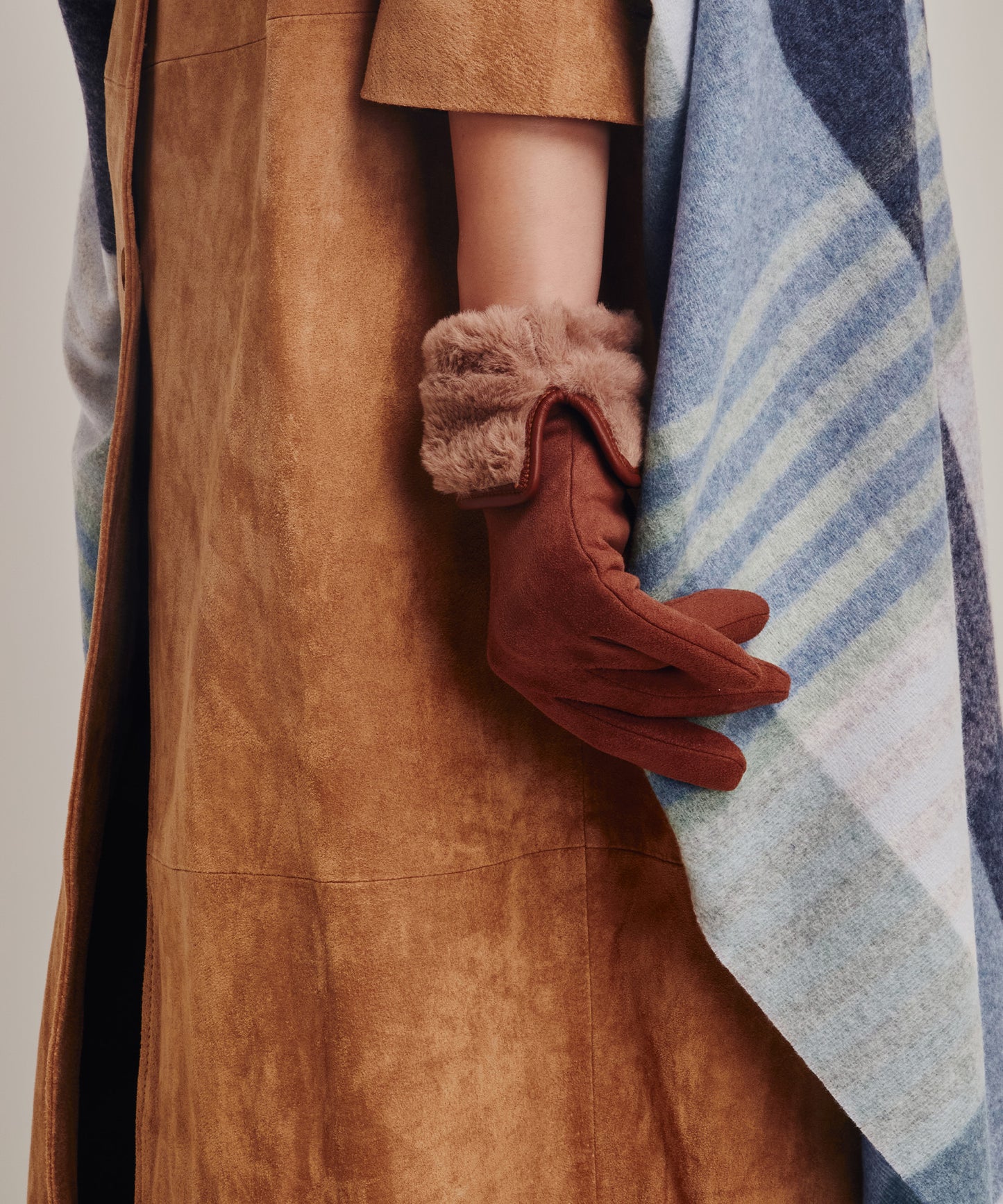 Stretch Suede Fold-up Faux Fur Cuff Gloves in color chestnut