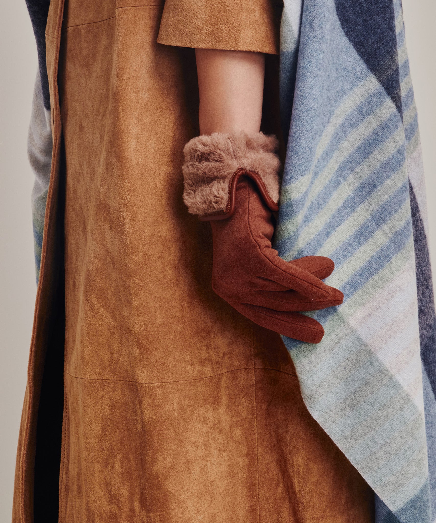 Stretch Suede Fold-up Faux Fur Cuff Gloves in color chestnut