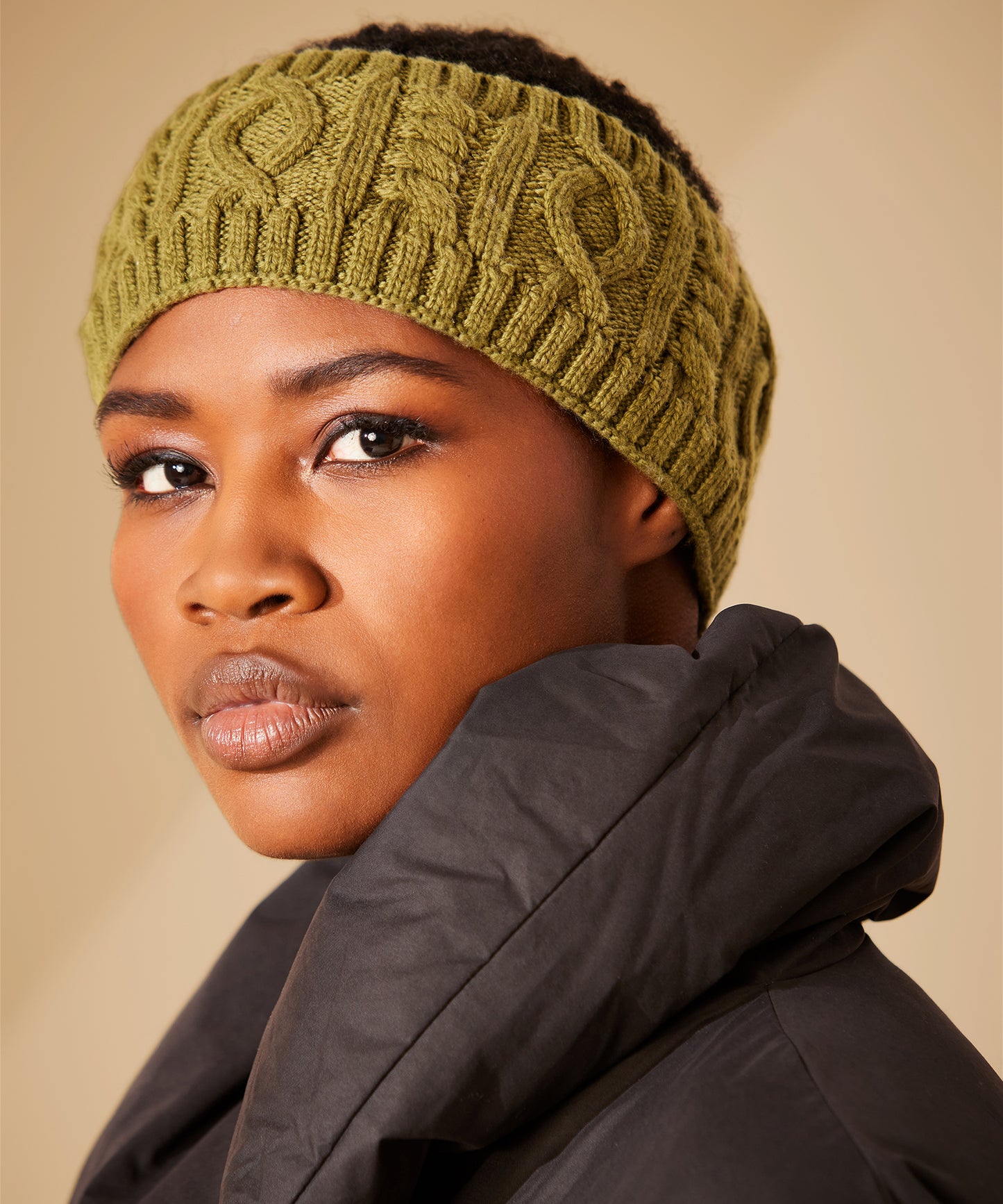 Mixed Cable Headband in color Olive