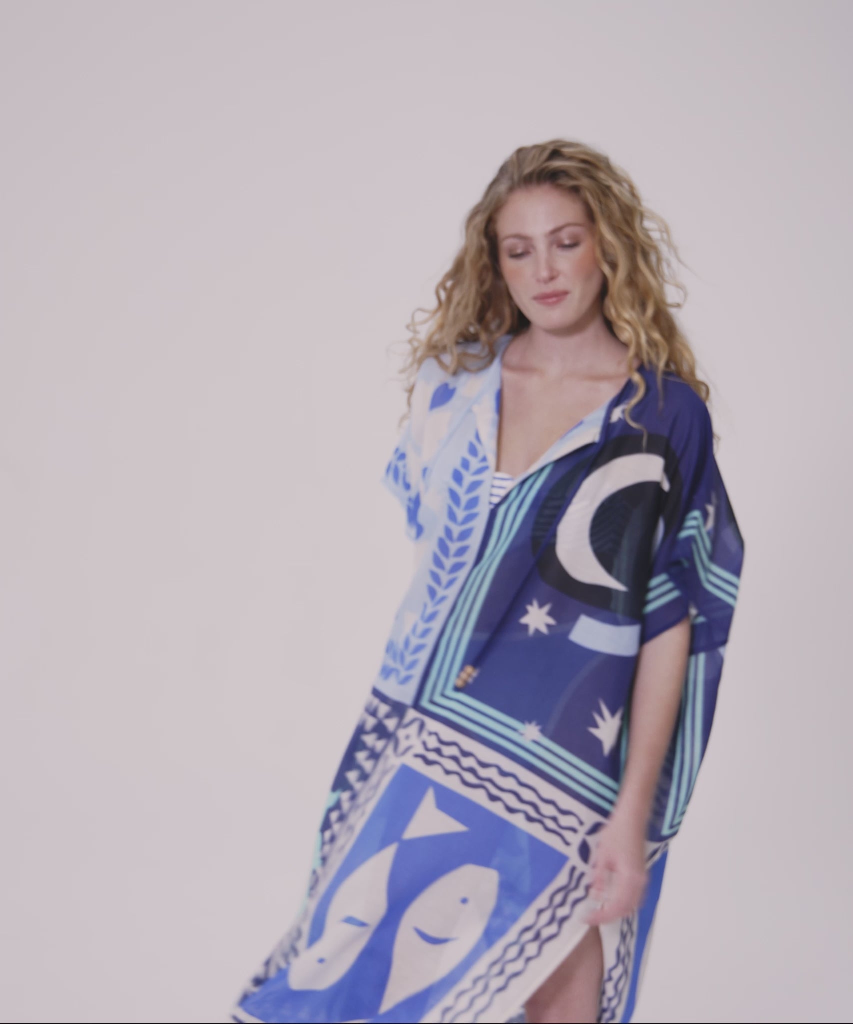 Summer Escape Caftan in color ultramarine