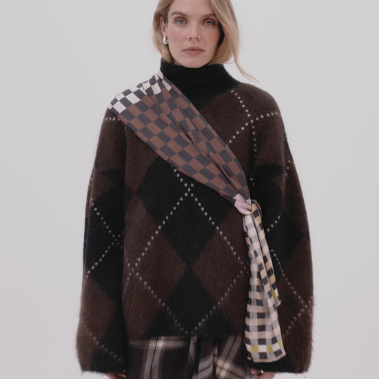 Checks Checks Silk Oblong Scarf in color black