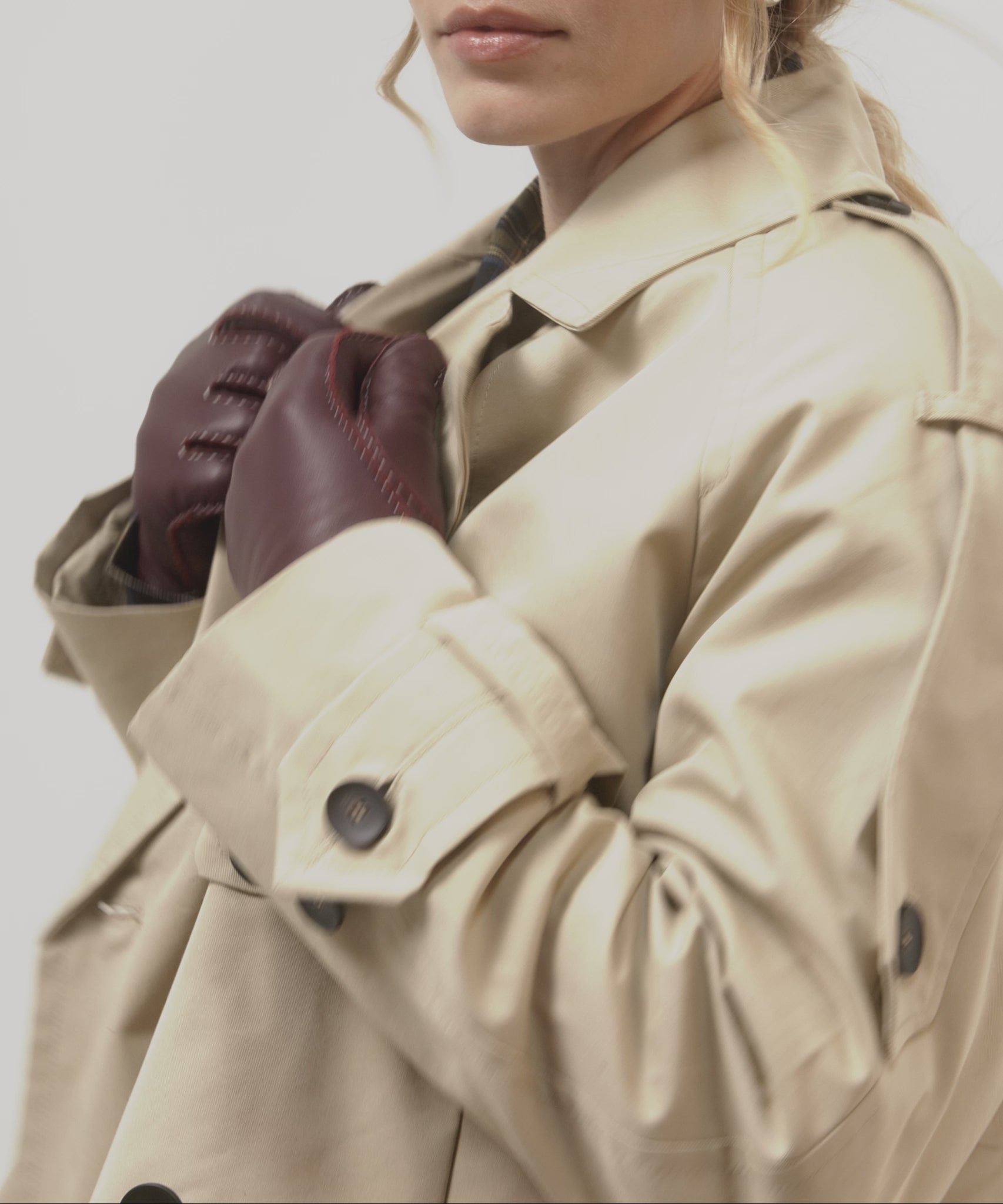 Stitch Detail Leather Glove in color fig