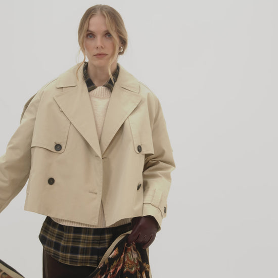 Park Floral Wrap in color black