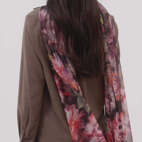 Hazy Floral Crinkle Wrap in color black