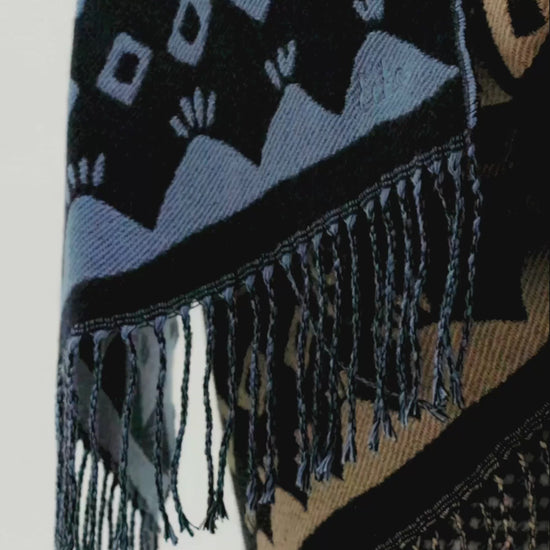 Park Paisley Jacquard Scarf in color black