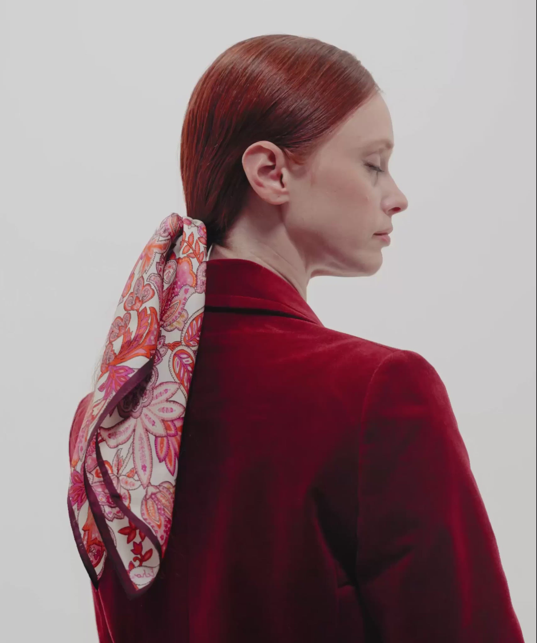 Flaco Silk Bandana in color rose violet