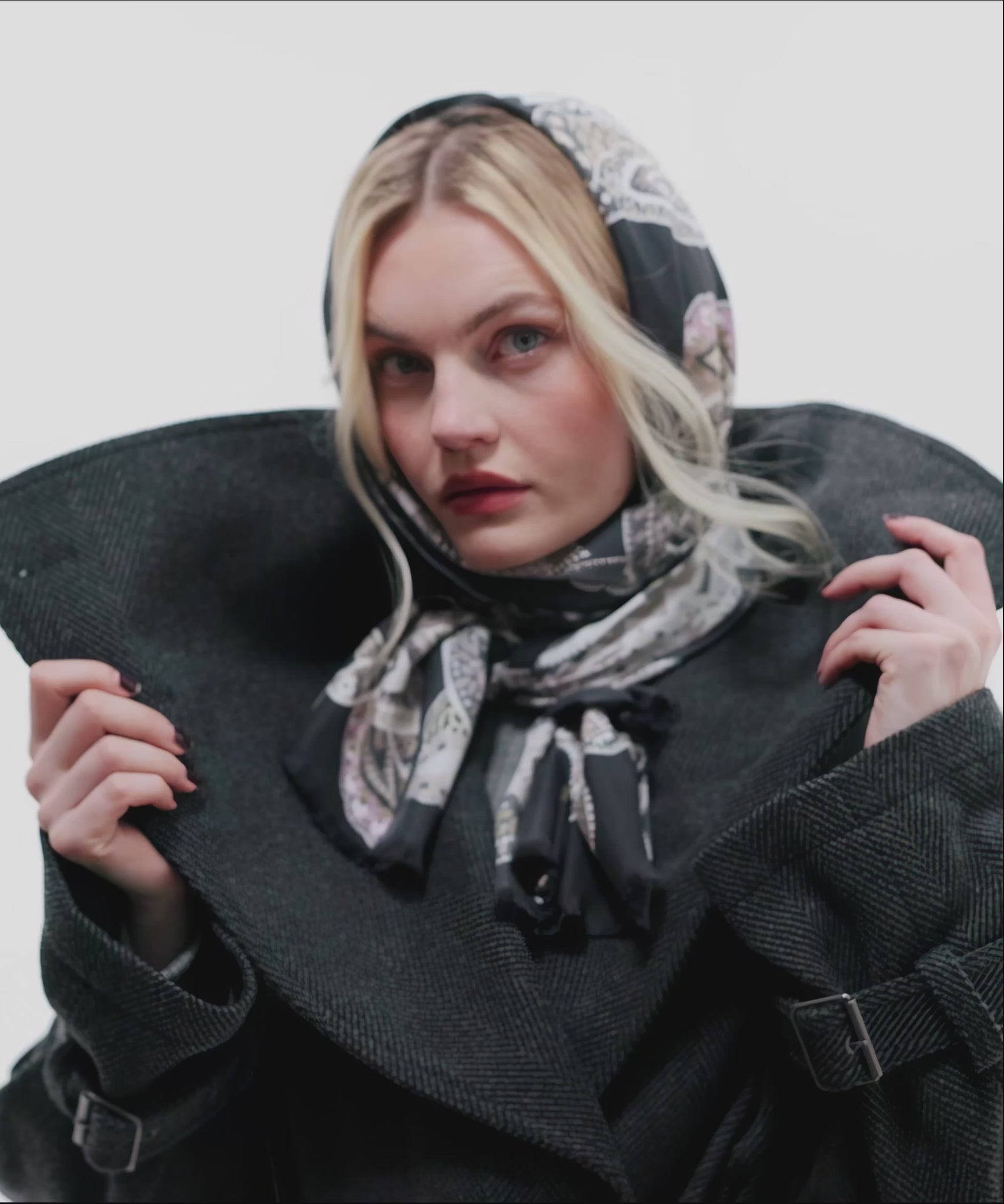 Snow Leopard Silk Wrap in color black