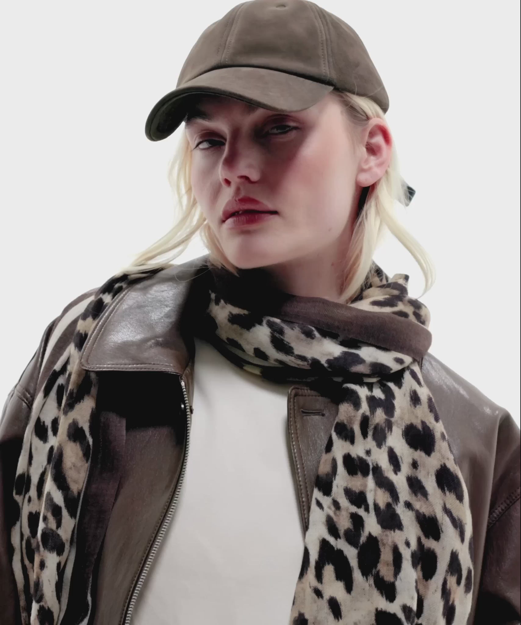 Leopard Wrap in color camel