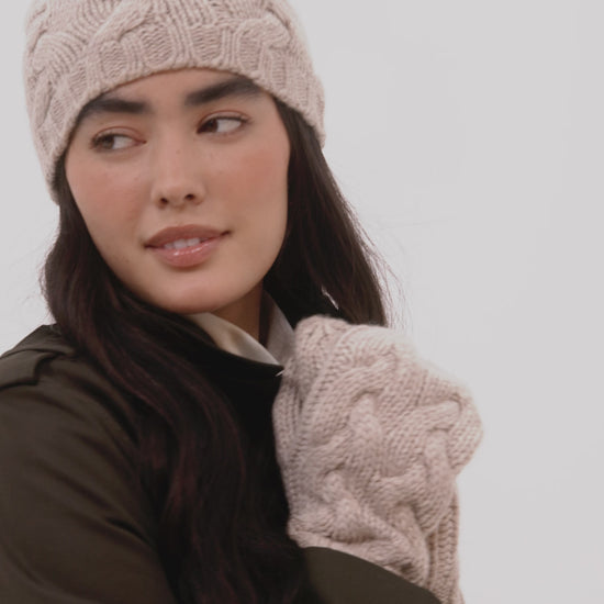 Park Cable Beanie in color farro heather