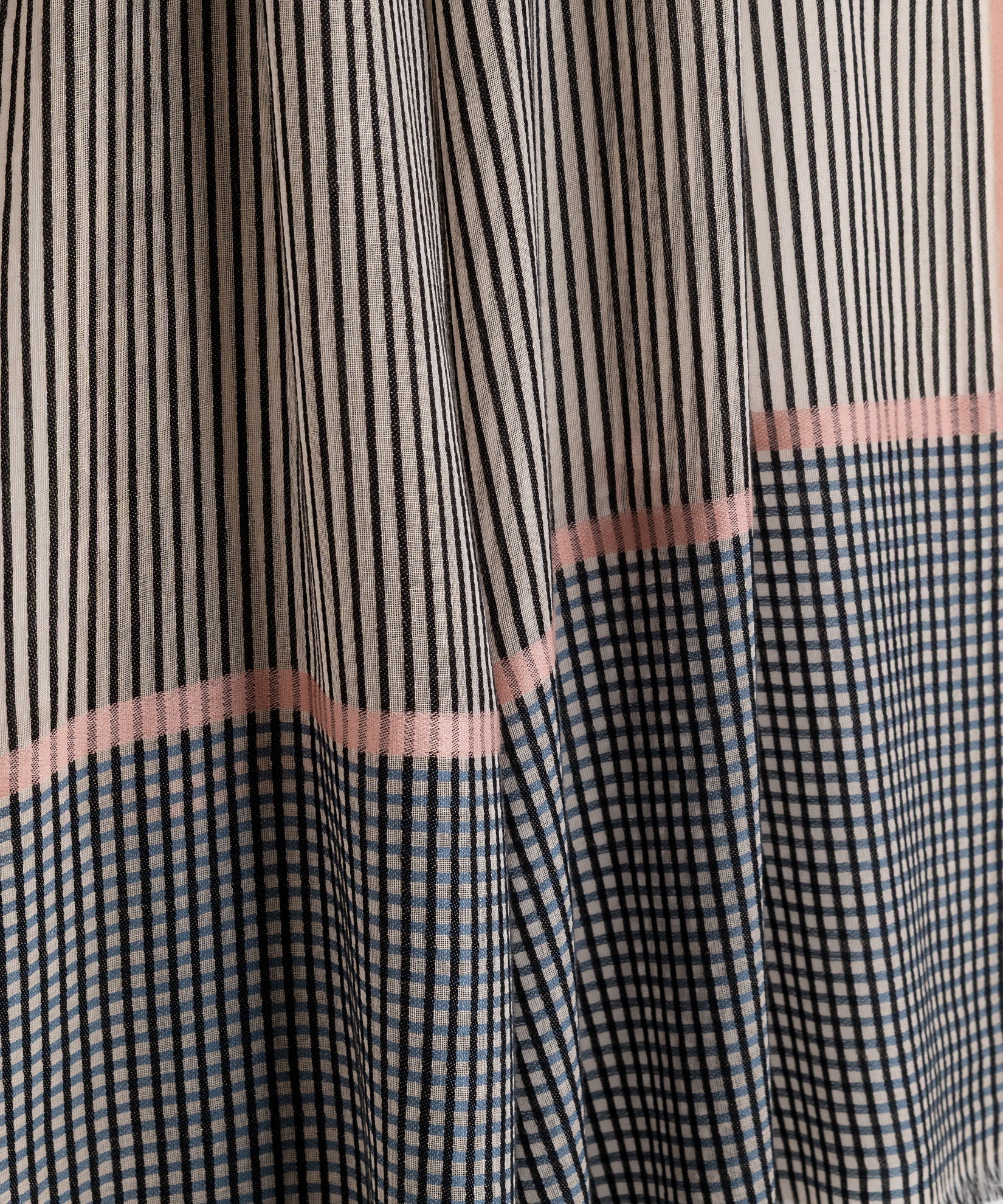 Check In Wrap in color pebble