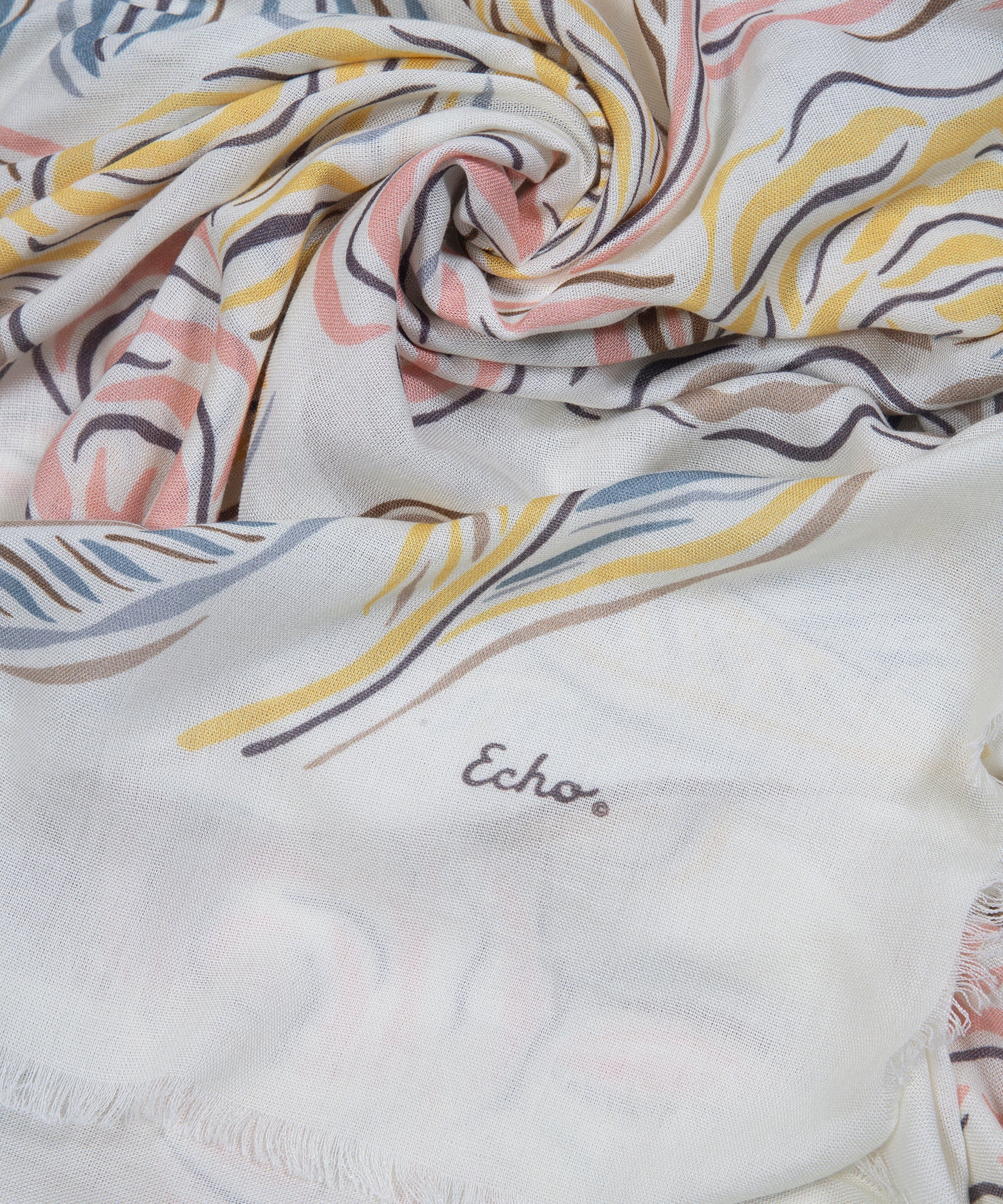 Gestural Rose Square in color cream