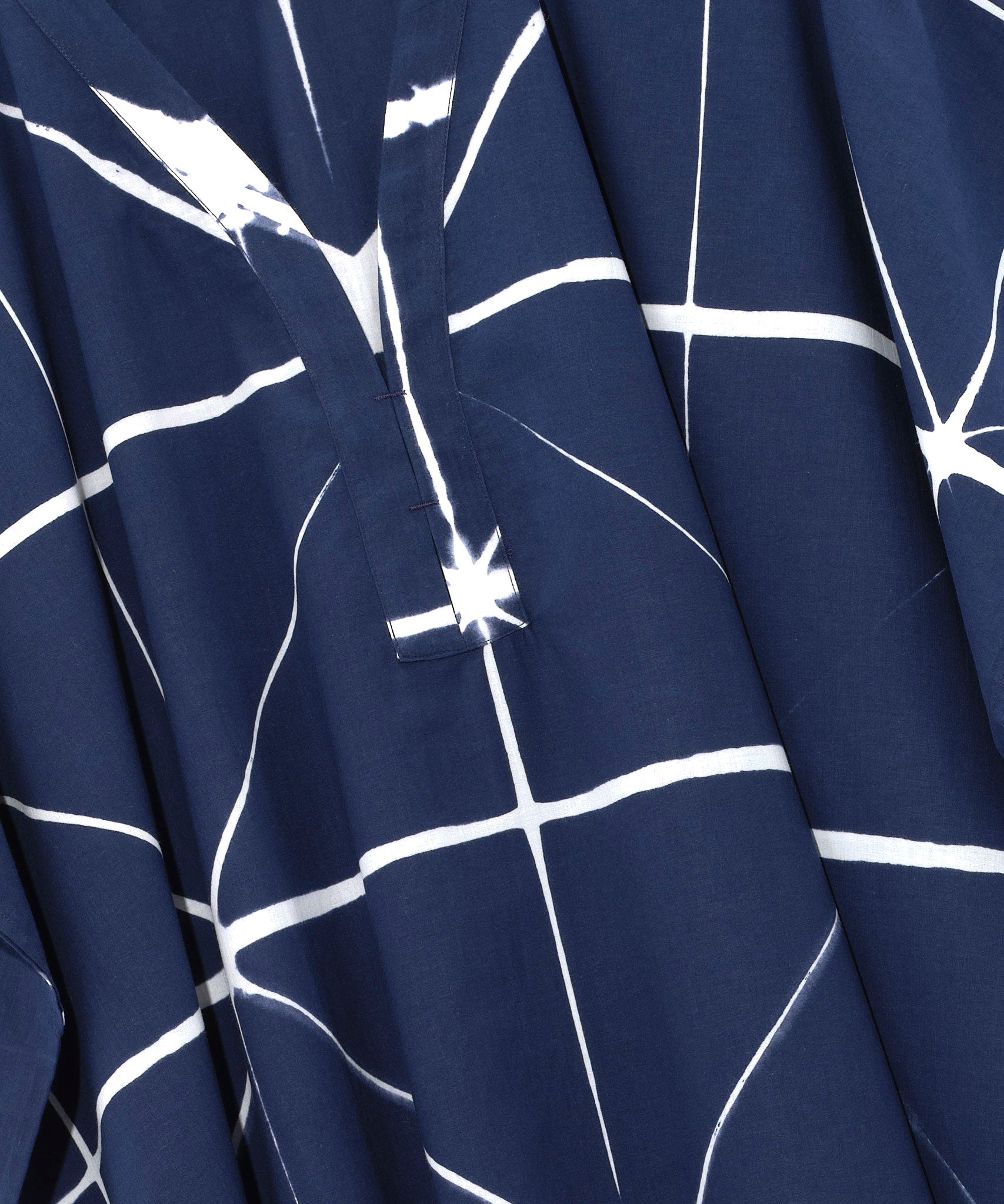 Shibori Montauk Caftan in color indigo