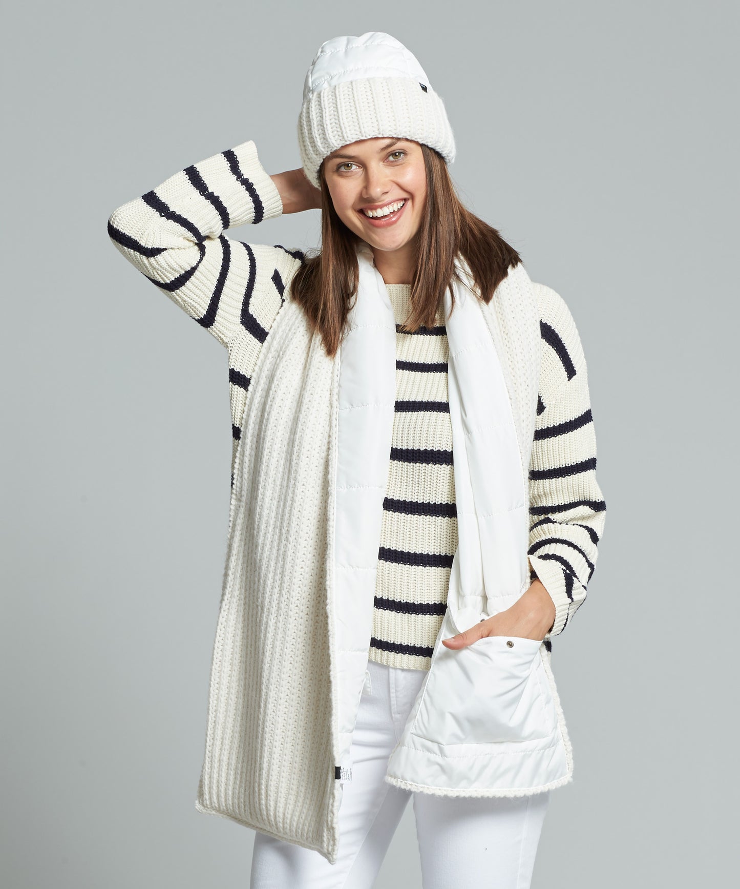 Reversible Muffler With Pockets in color Echo Ivory