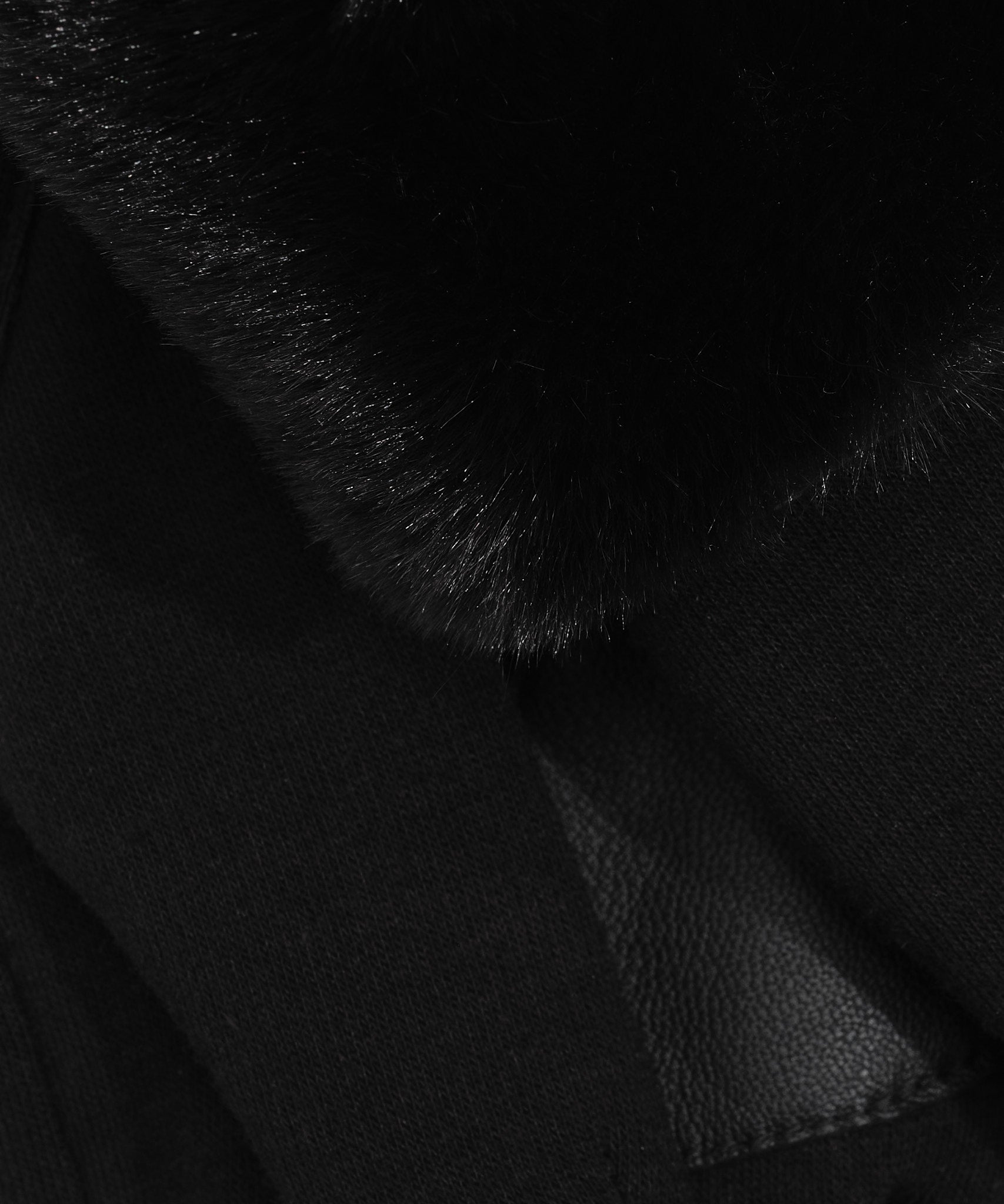 Color:Black