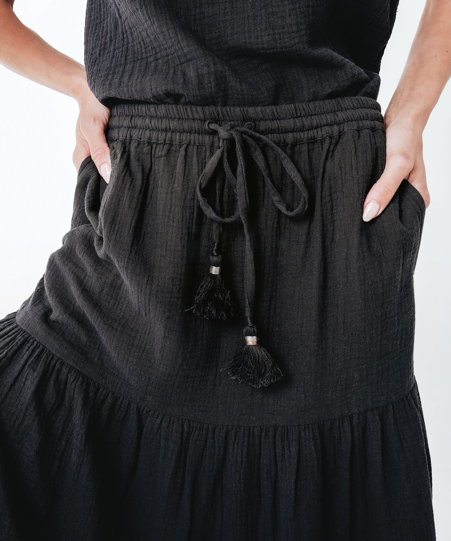 Color:Black