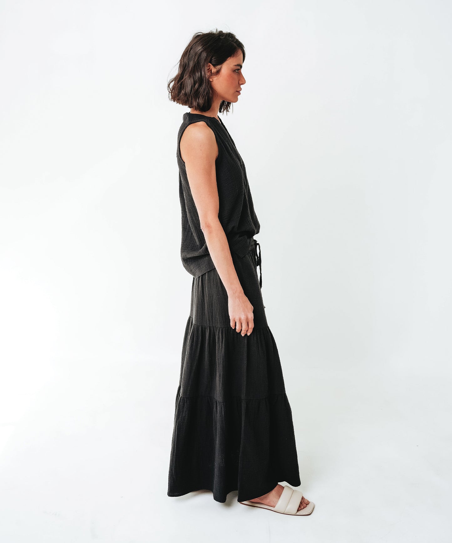 Color:Black