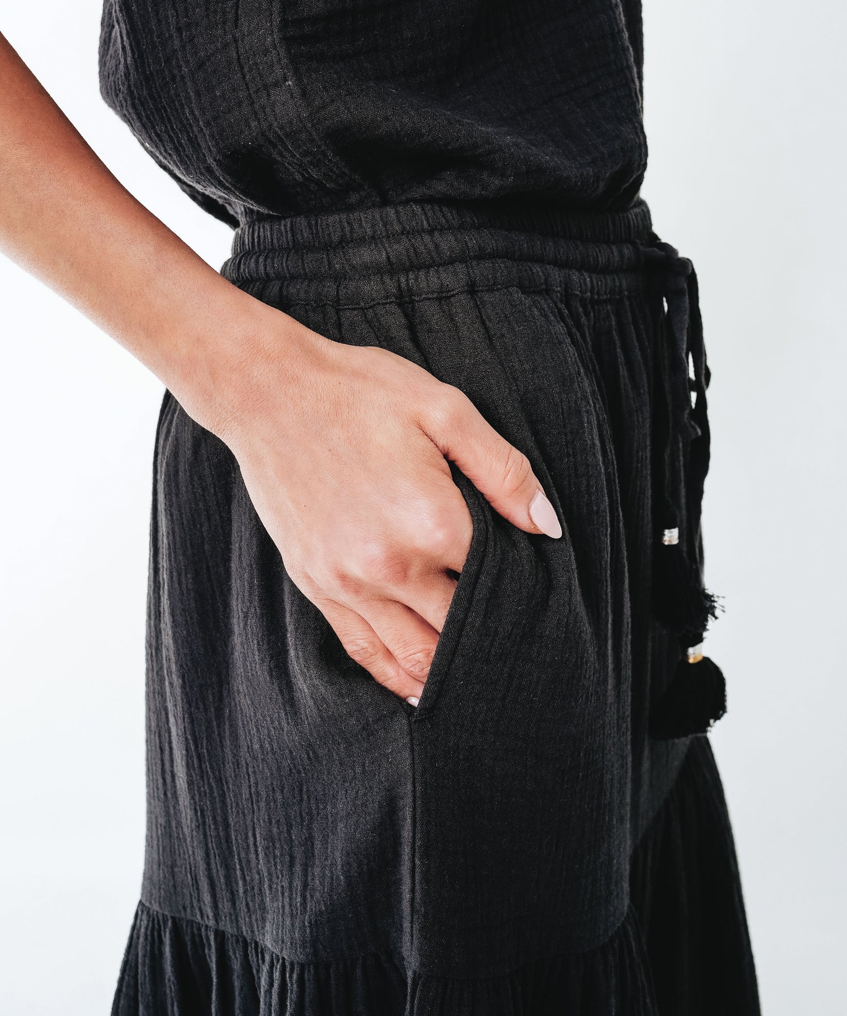 Color:Black